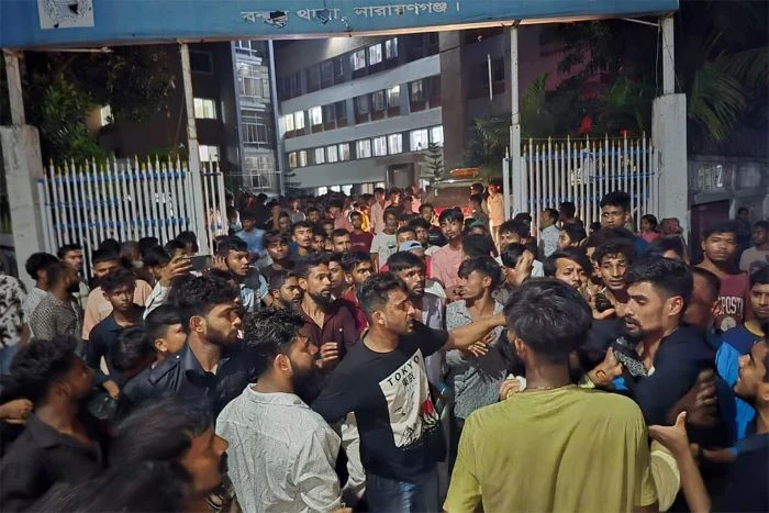 মামলা দায়েরের জন্য ১০ হাজার টাকা দাবি, লাশ নিয়ে থানা ঘেরাওয়ের পর এসআই প্রত্যাহার